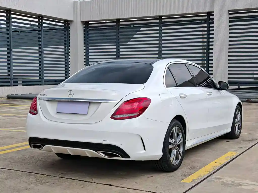 Mercedes-Benz C-Class — миниатюра 6