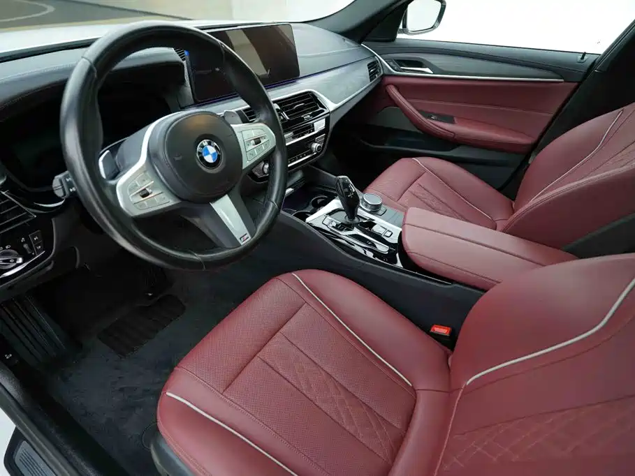 BMW 5 Series — миниатюра 10