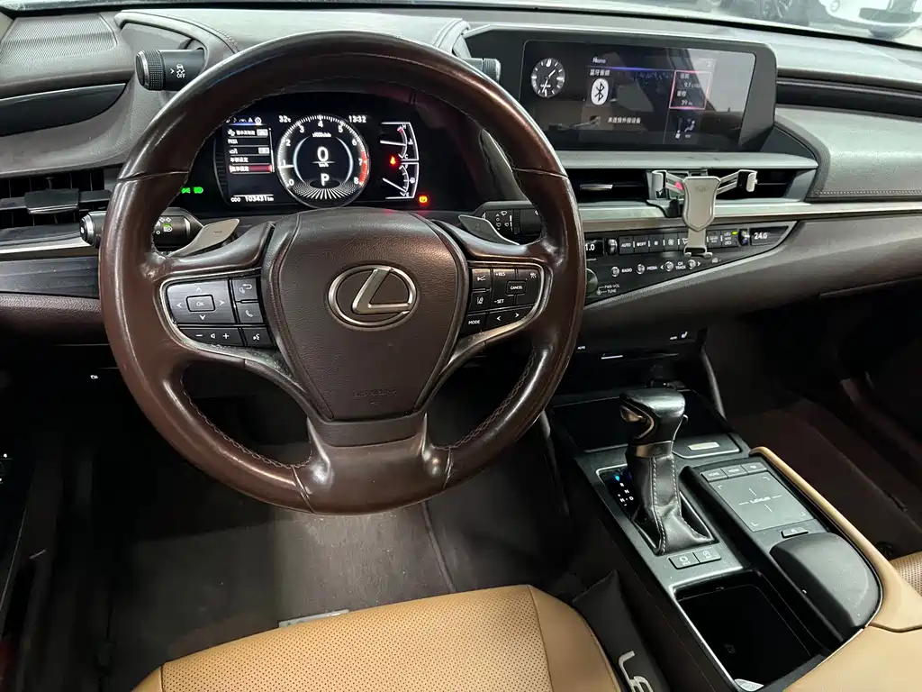 Lexus ES — миниатюра 9