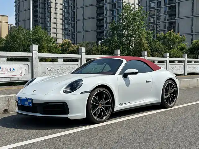 PORSCHE  911