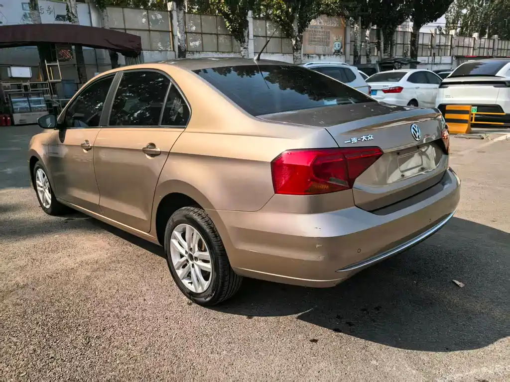 Volkswagen Jetta — миниатюра 4