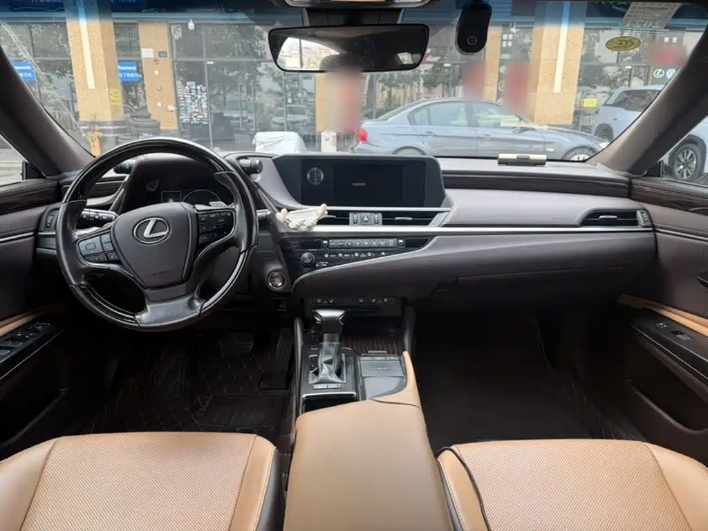 Lexus ES — миниатюра 16