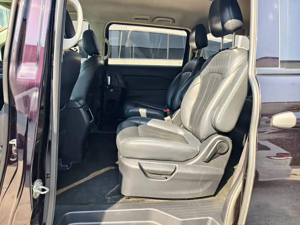 Oshan Oushang Cosmos EV — миниатюра 3