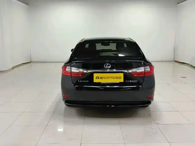 Lexus ES — миниатюра 9