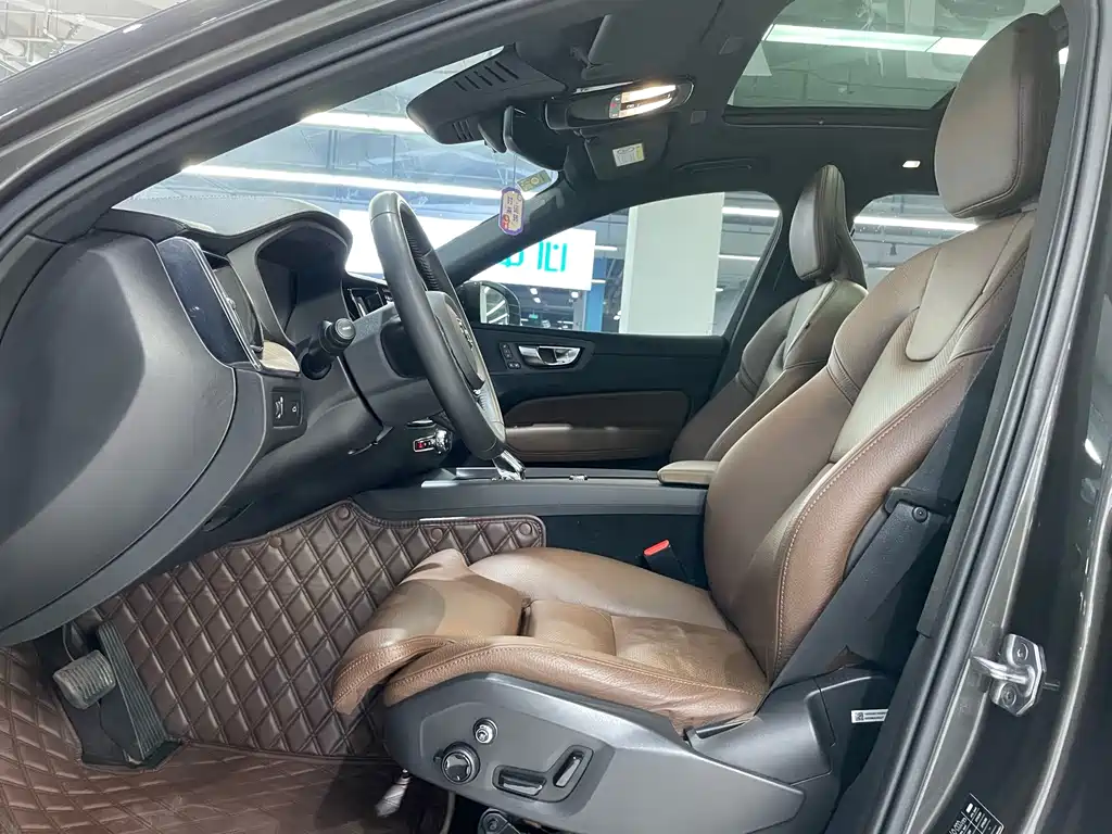 Volvo XC60 — миниатюра 4