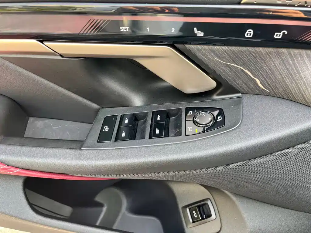 BMW 5 Series — миниатюра 19