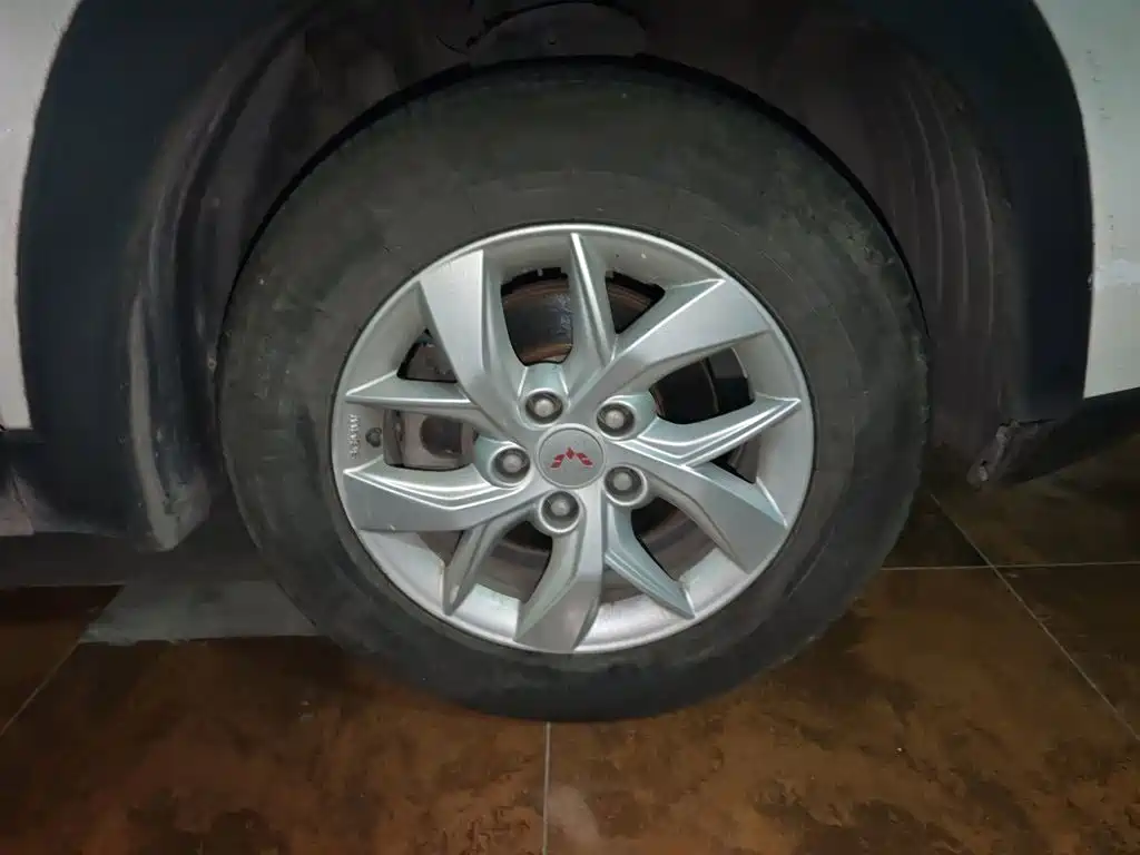 Wuling Hongguang S3 — миниатюра 8