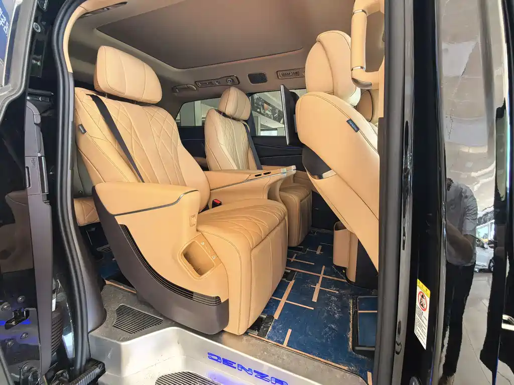 Denza Denza D9 — миниатюра 10