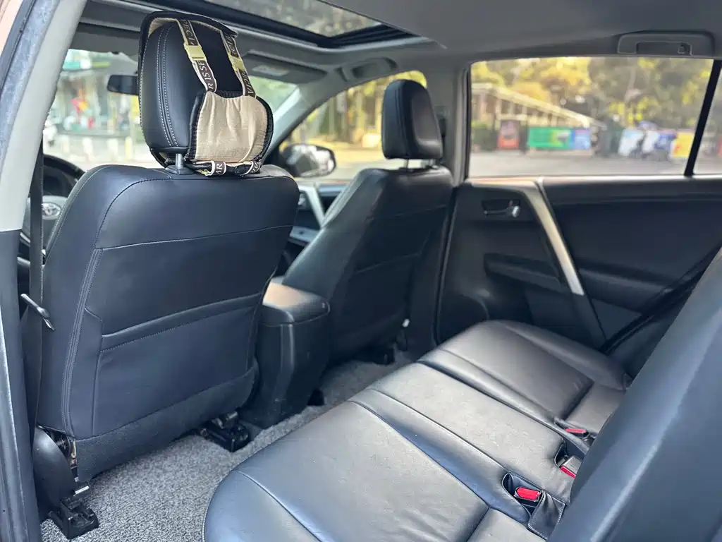 Toyota RAV4 — миниатюра 15