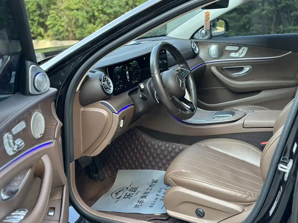 Mercedes-Benz E-Class — миниатюра 4