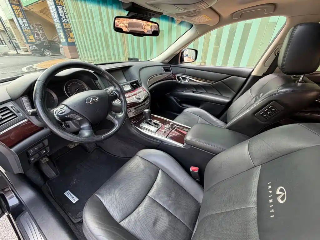 Infiniti Q70 — миниатюра 3