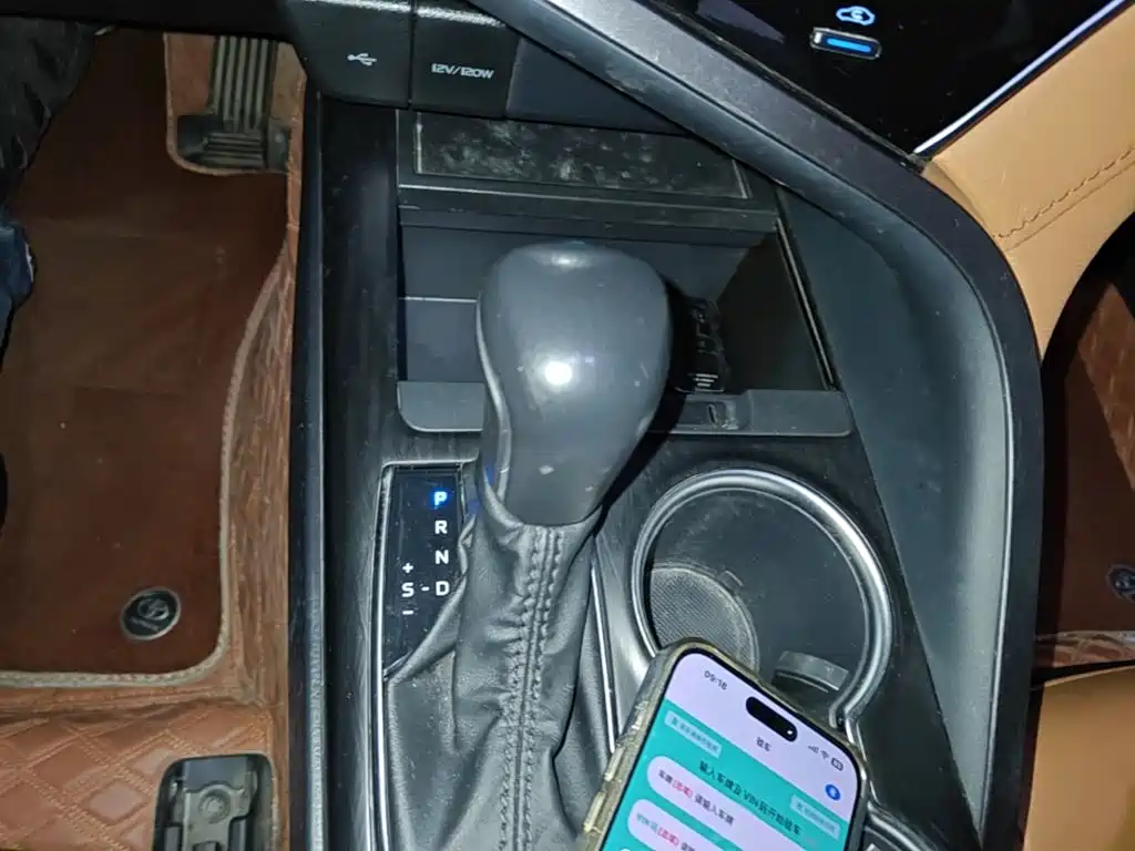 Toyota Camry — миниатюра 14