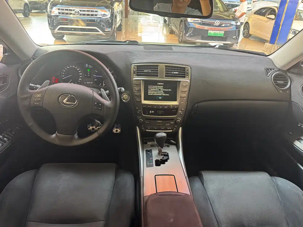 Lexus IS — миниатюра 5