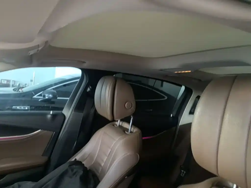 Mercedes-Benz E-Class — миниатюра 18