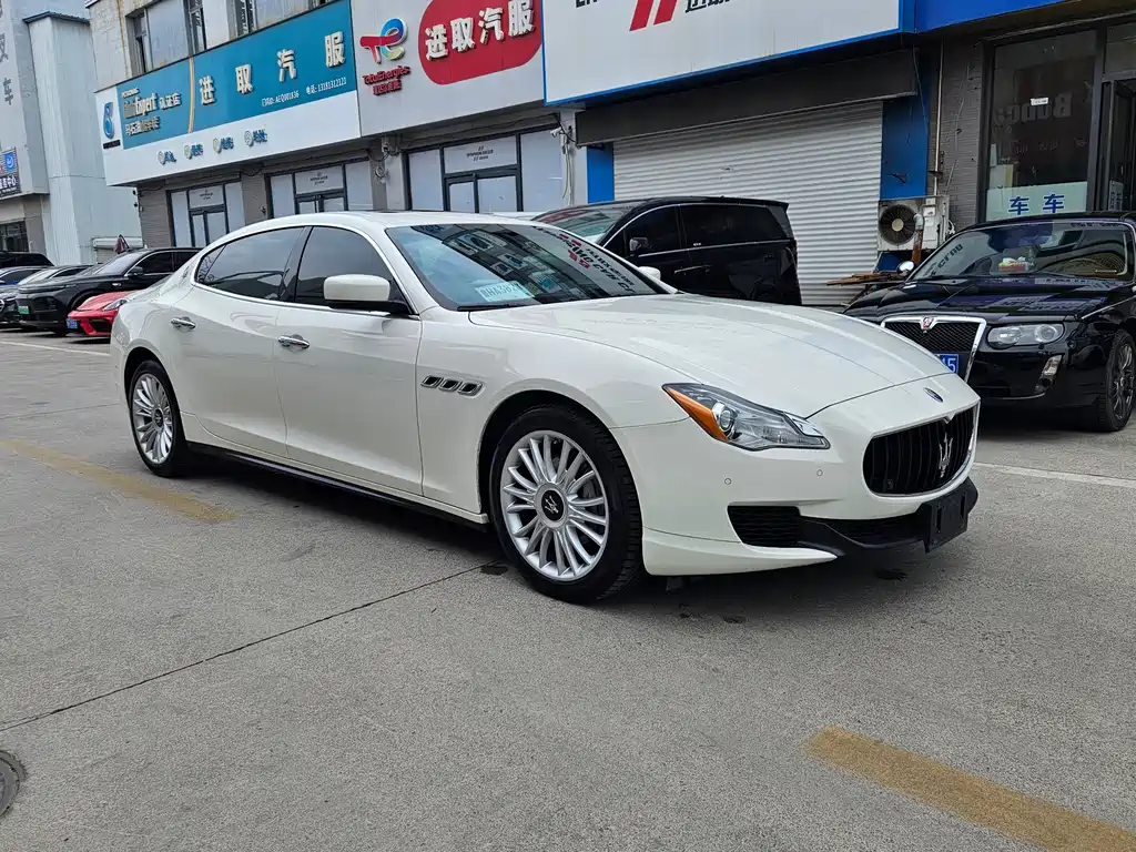 Maserati Quattroporte