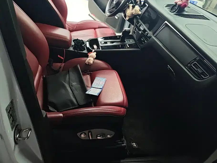 Porsche Macan — миниатюра 8