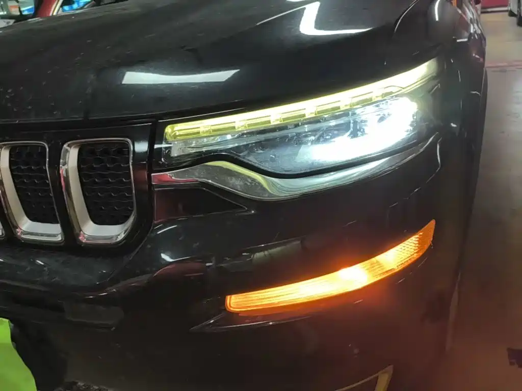 Jeep Grand Commander — миниатюра 24