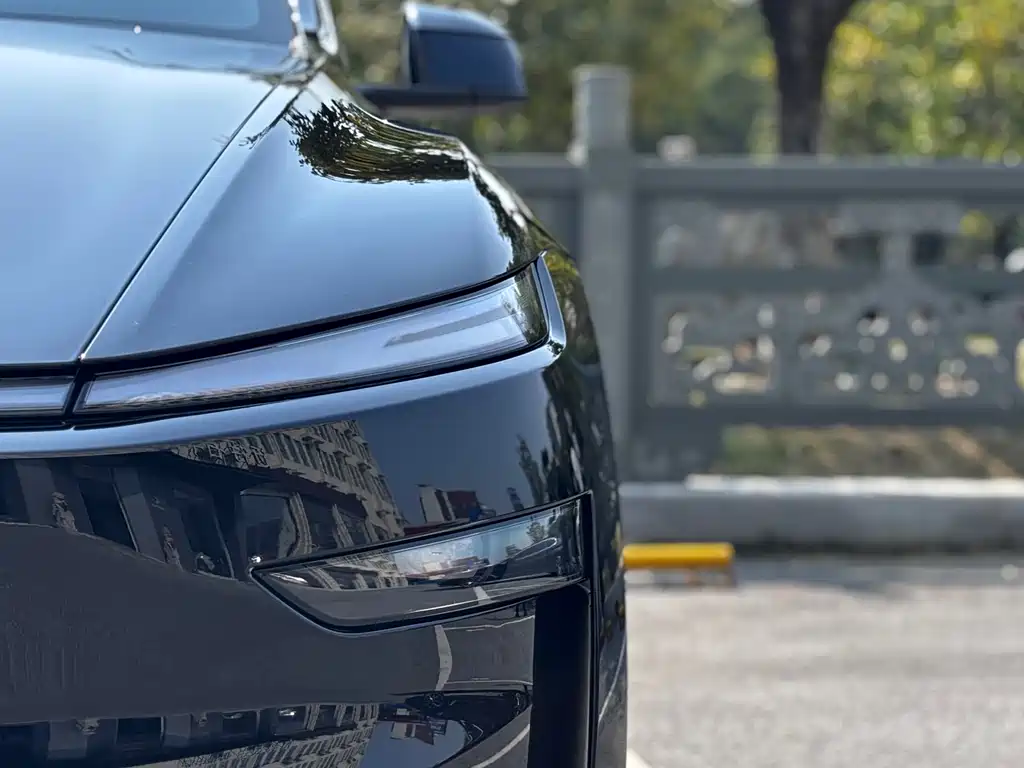 Tesla Model Y L — миниатюра 6