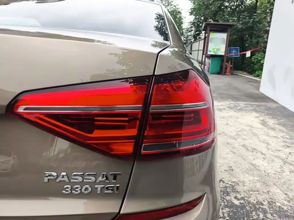 Volkswagen Passat — миниатюра 8