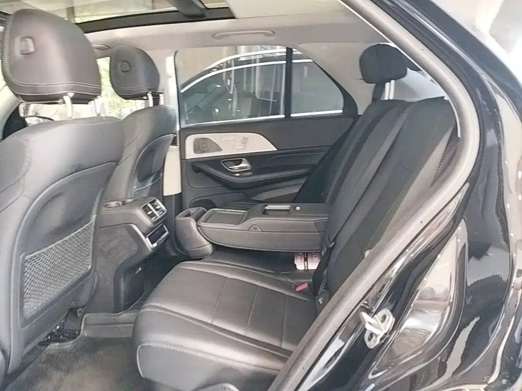 Mercedes-Benz GLE (Import) — миниатюра 17