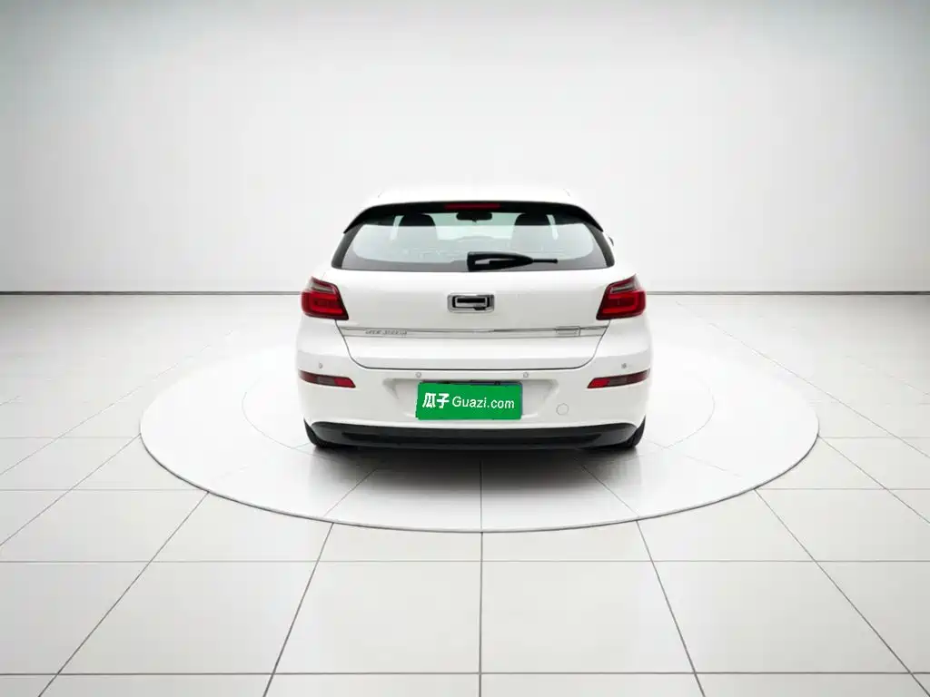 Qoros Qoros 3 — миниатюра 5