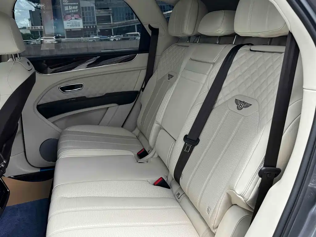 BENTLEY TIMYUE PLUG IN HYBRID