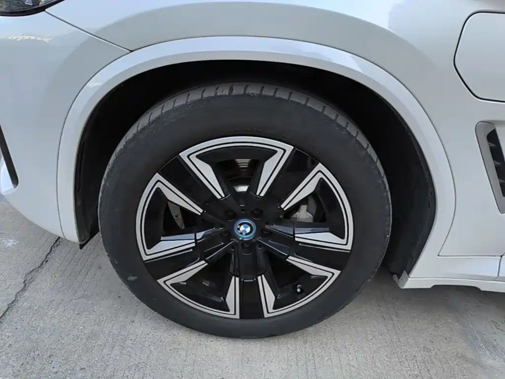 BMW iX3 — миниатюра 23