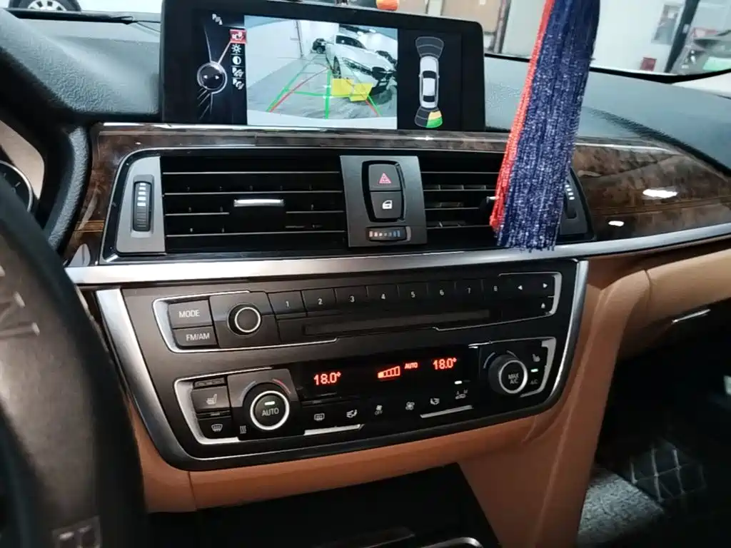 BMW 3 Series — миниатюра 13