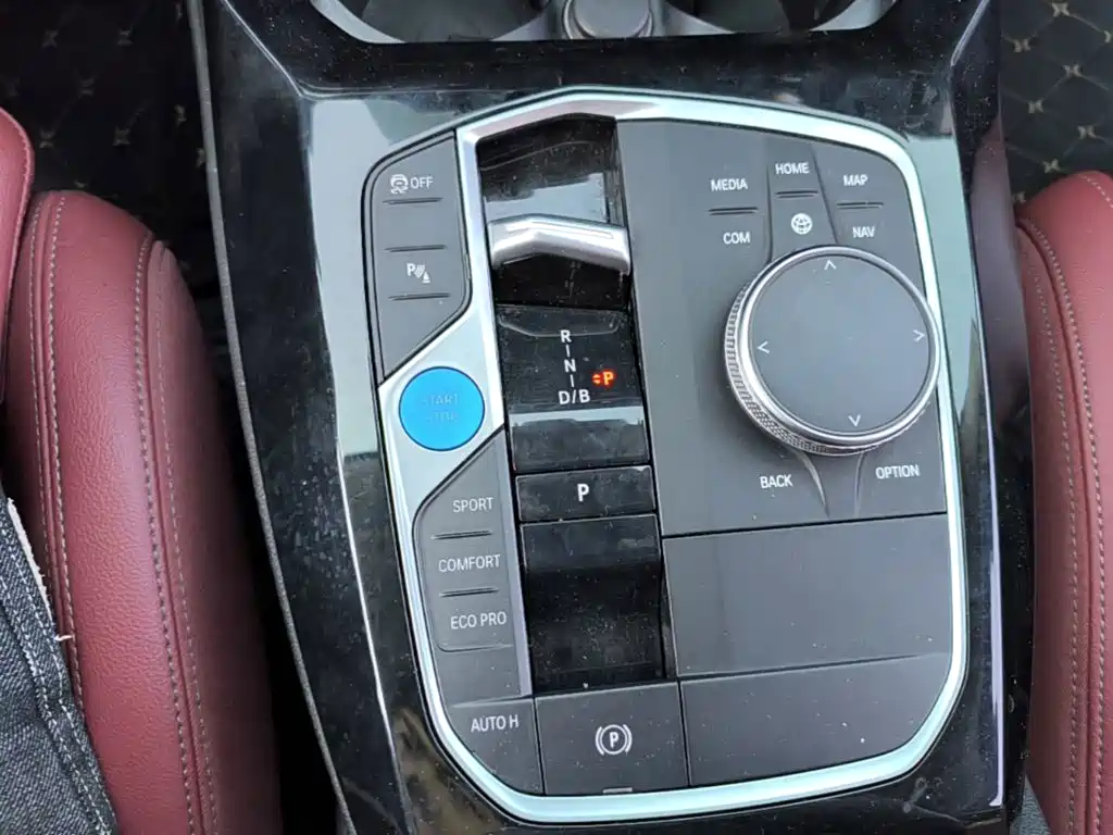 BMW iX3 — миниатюра 14