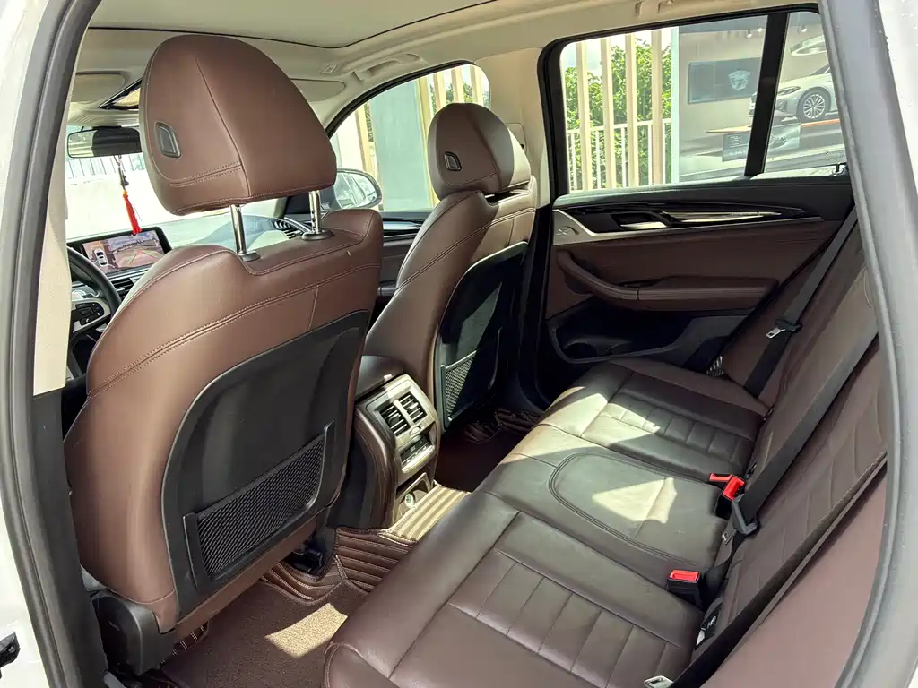 BMW X3 — миниатюра 8