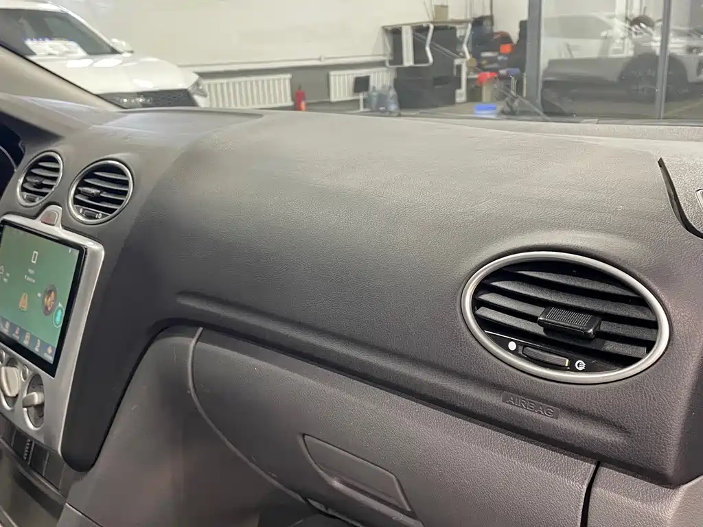 Ford Focus — миниатюра 14