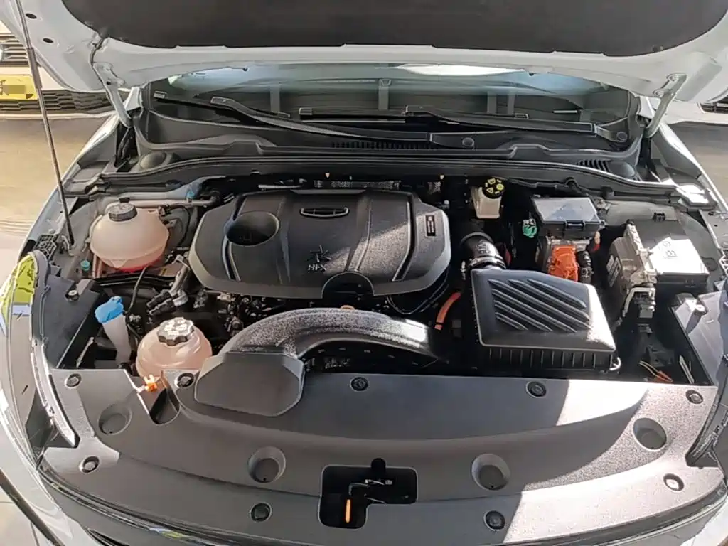 Geely L HiP — миниатюра 20