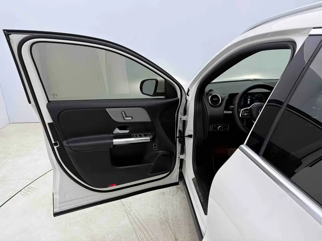 Mercedes-Benz GLA — миниатюра 23