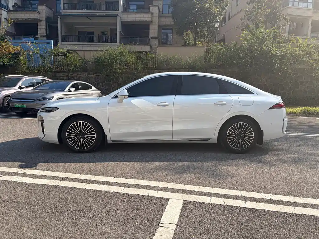 Roewe M7 DMH — миниатюра 7