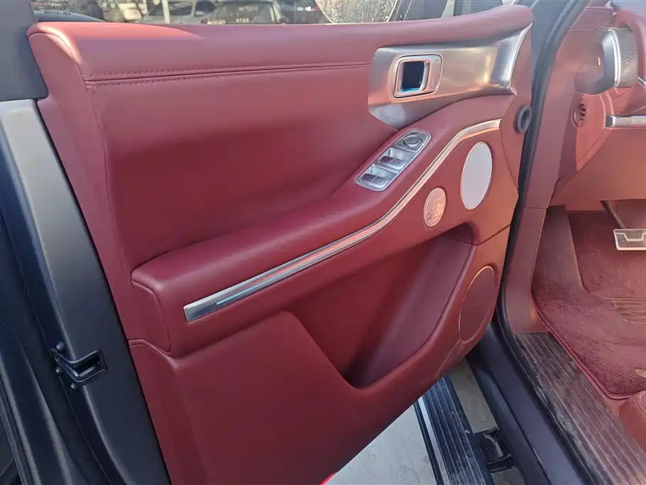 TANK TANK 700 NEW ENERGY