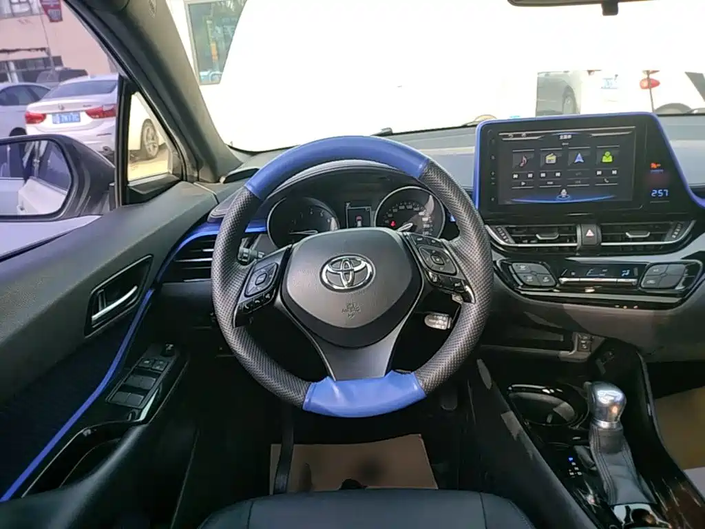 Toyota C-HR — миниатюра 11