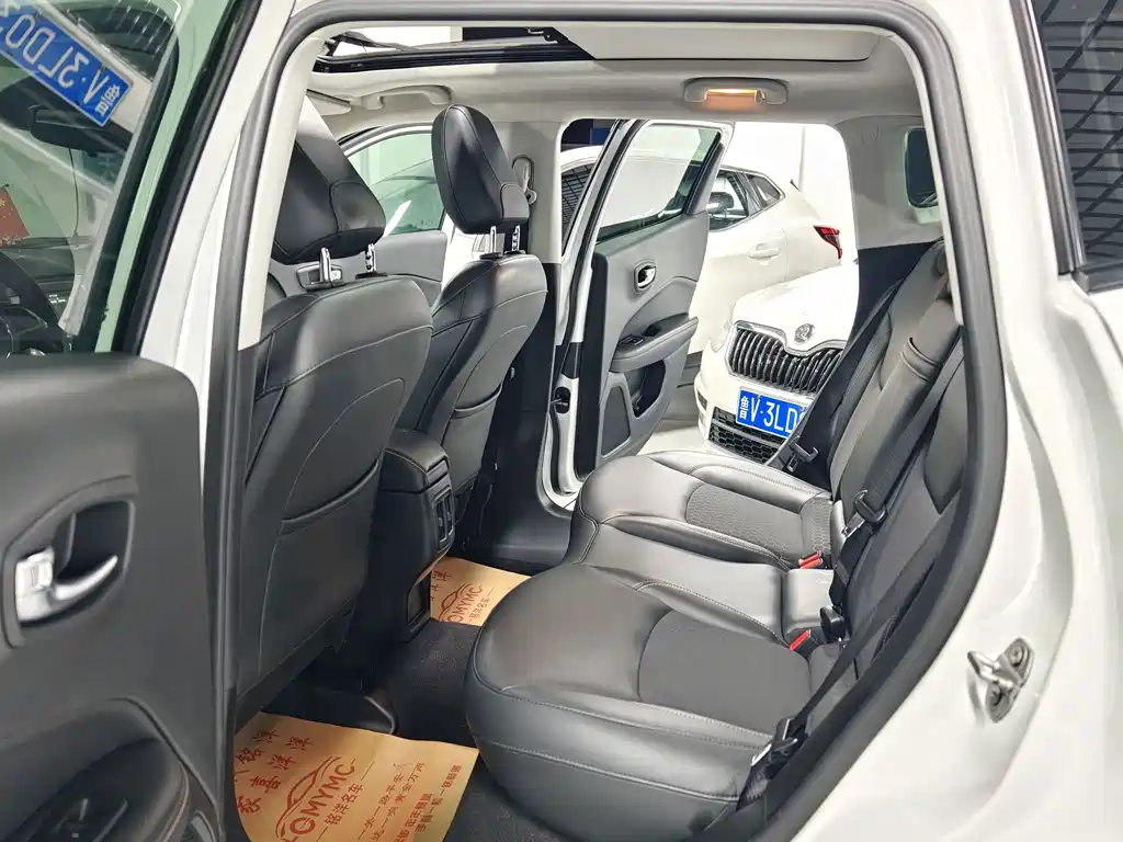 Jeep Compass — миниатюра 6