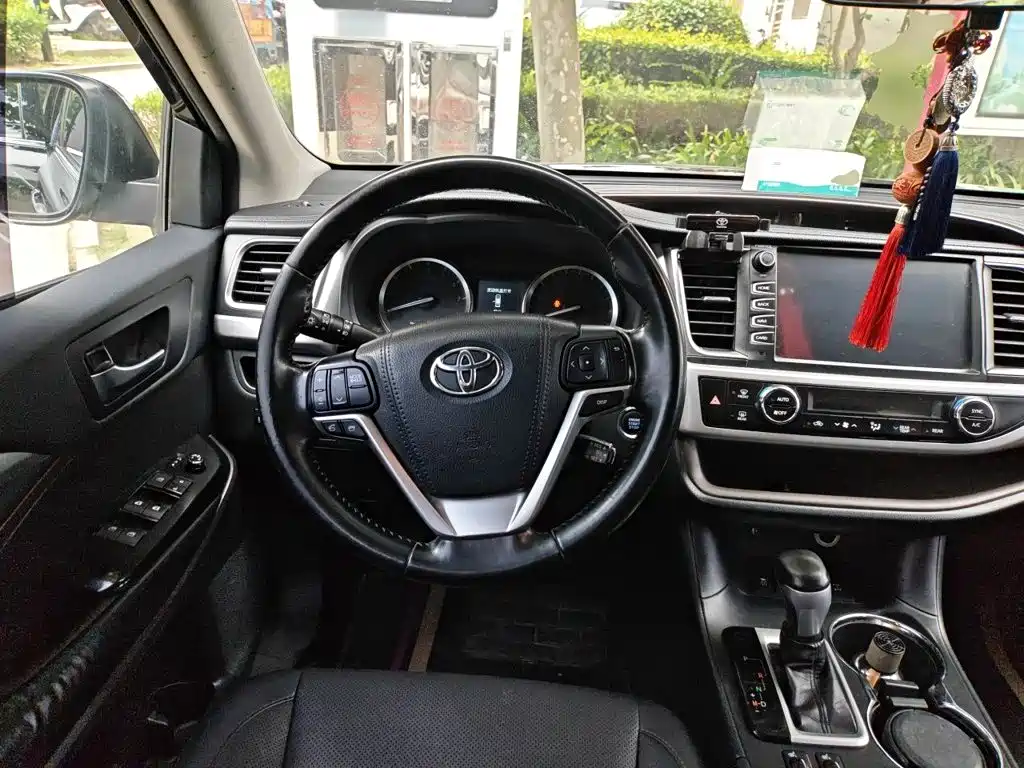 Toyota Highlander — миниатюра 6
