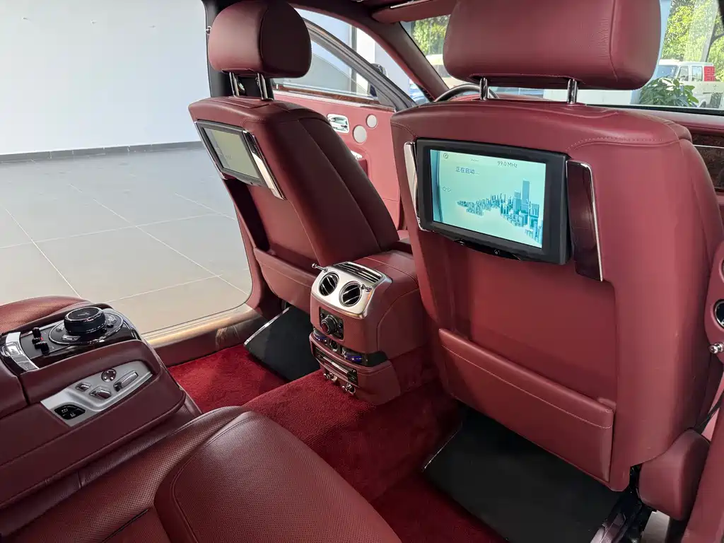 Rolls-Royce Ghost — миниатюра 17