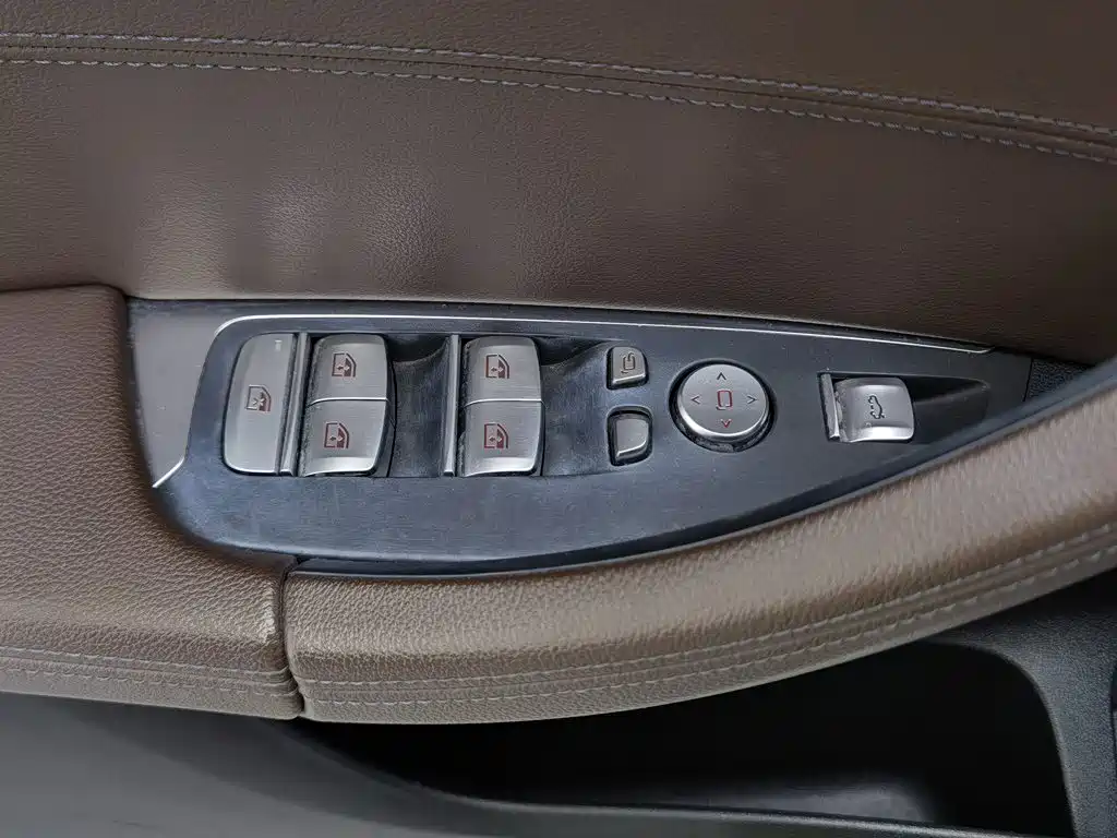 BMW X3 — миниатюра 9