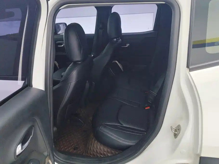 Jeep Renegade — миниатюра 11