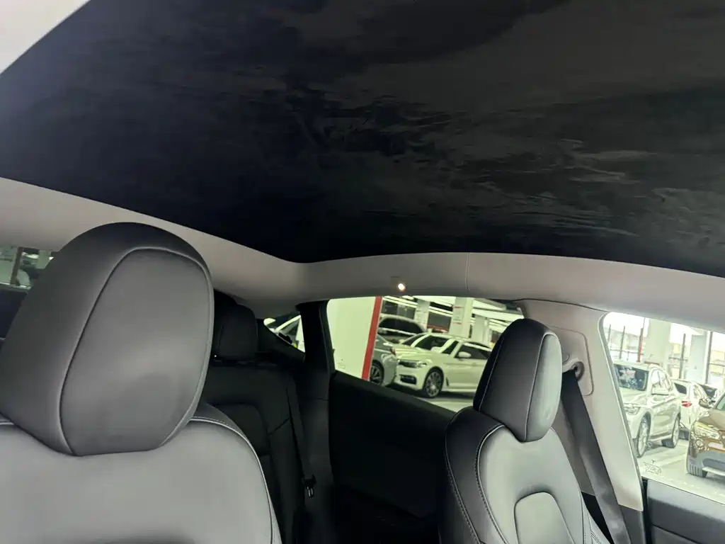 Tesla Model Y — миниатюра 11