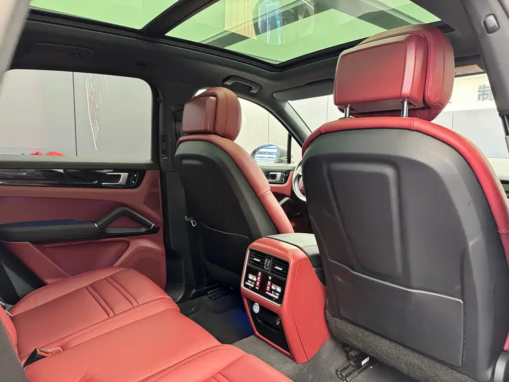 Porsche Cayenne — миниатюра 9