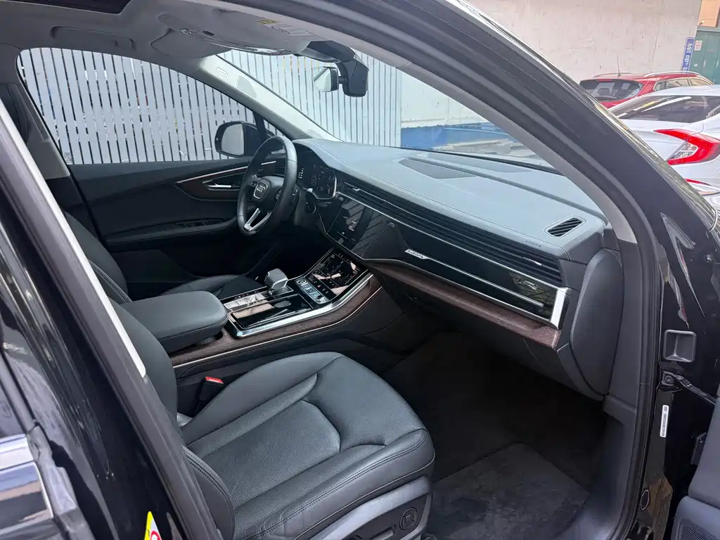 Audi Q7 — миниатюра 9