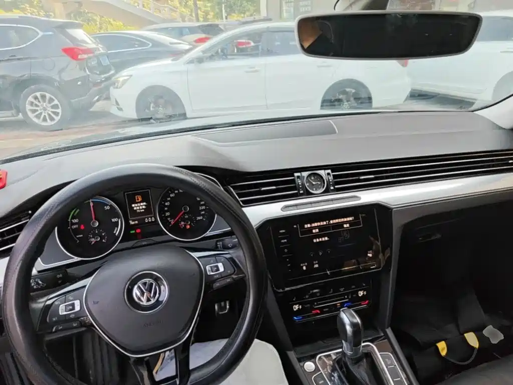 Volkswagen Magotan PHEV — миниатюра 10