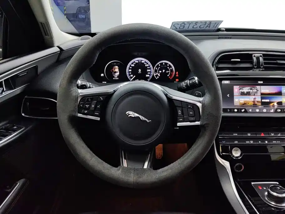 Jaguar XEL — миниатюра 15