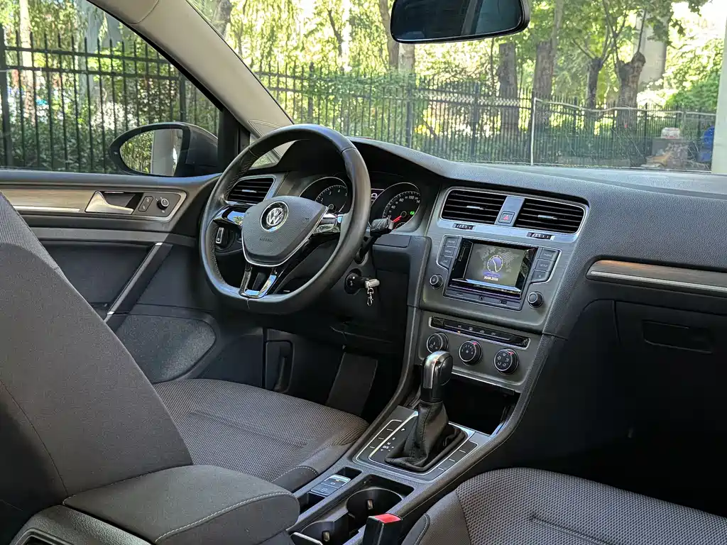 Volkswagen Golf — миниатюра 13