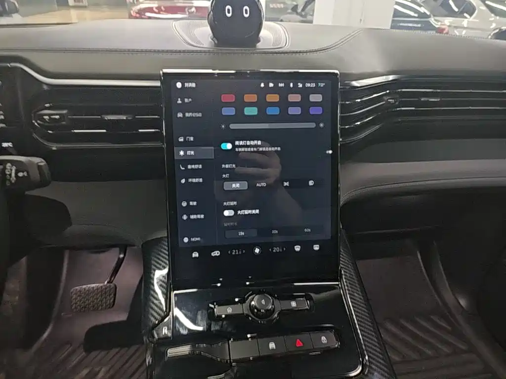 NIO ES8 — миниатюра 13