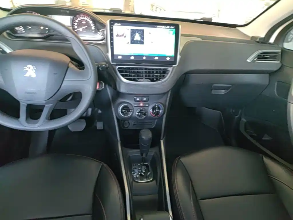Peugeot 2008 — миниатюра 13