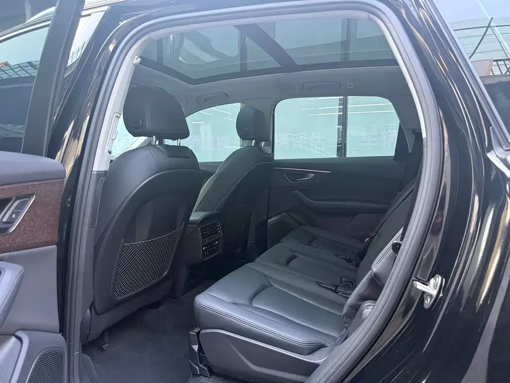 Audi Q7 — миниатюра 8